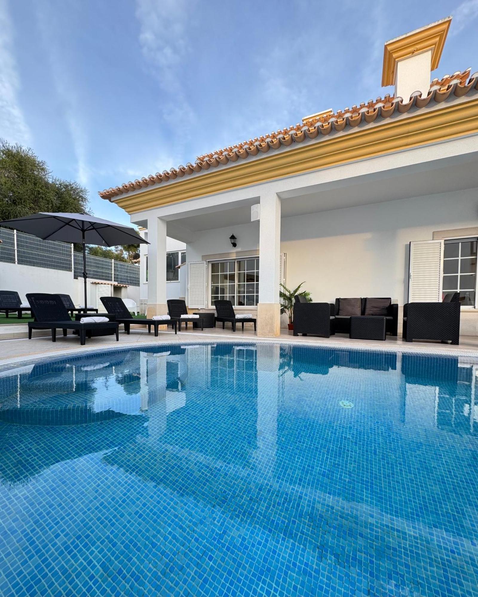 Villa Bonita Guesthouse Albufeira Old Town Bagian luar foto