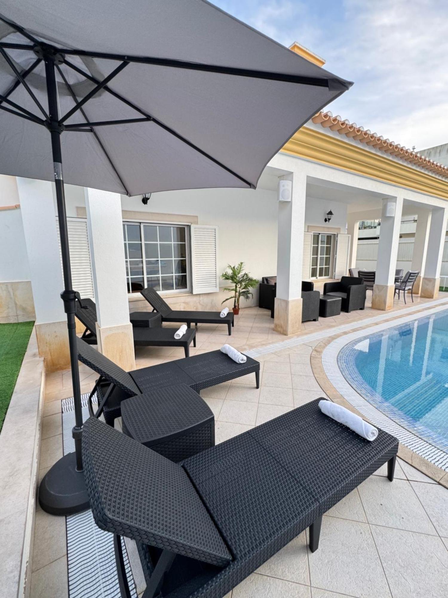 Villa Bonita Guesthouse Albufeira Old Town Bagian luar foto